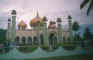 mosque.jpg (25182 bytes)